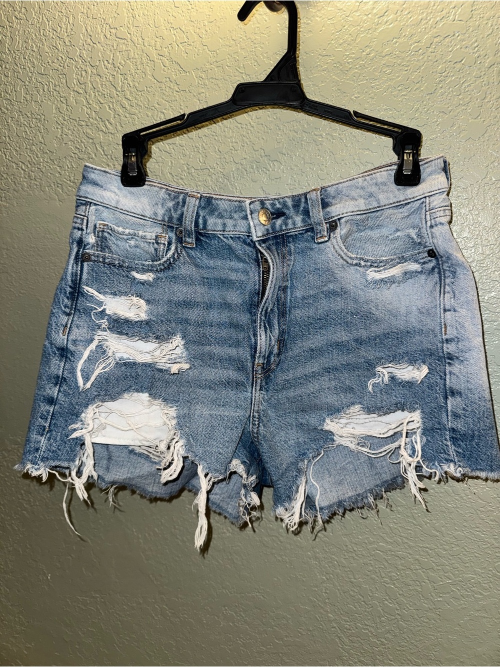 American Eagle Light Blue Distressed Denim Women’s Shorts